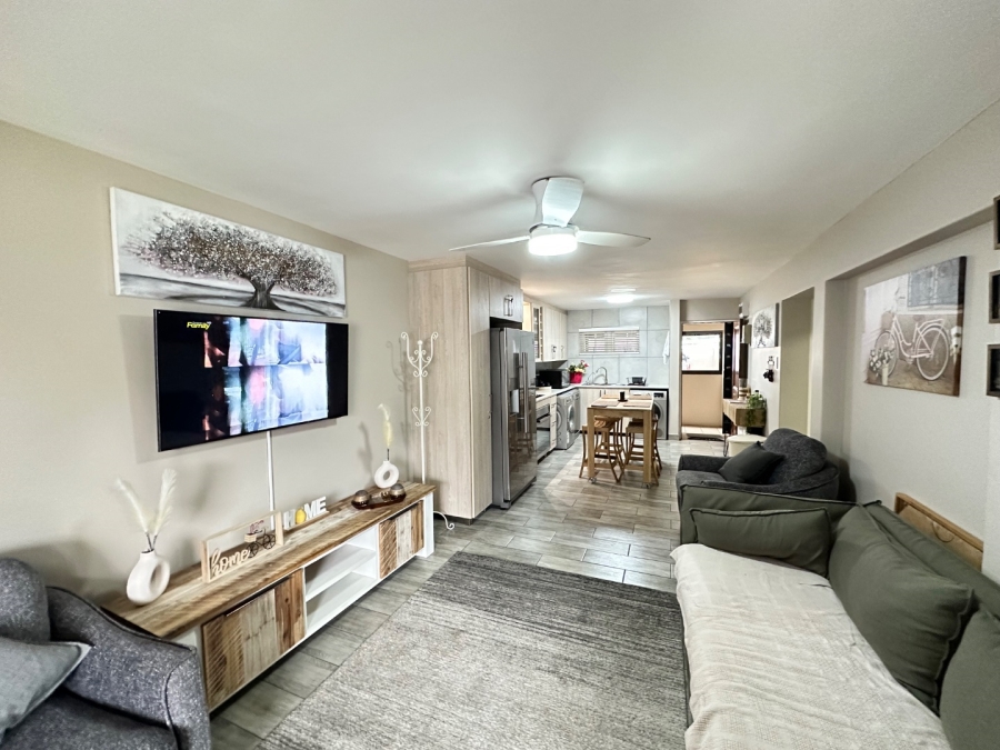 2 Bedroom Property for Sale in Hartenbos Central Western Cape